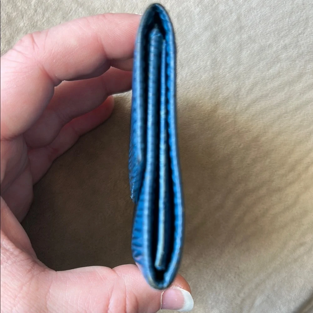 Louis Vuitton Blue Epi Women's Wallet Card Case - Picture 7 of 8